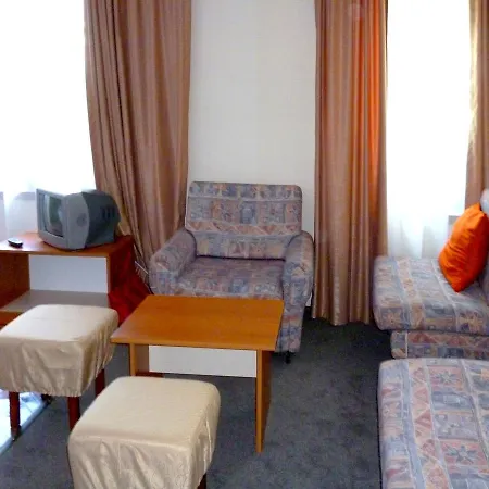 Къща за гости вила елфи 2*