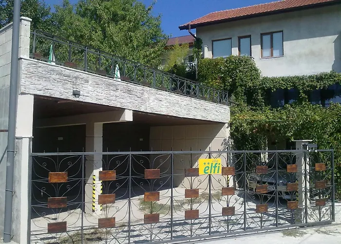 Elfi Affittacamere 2*